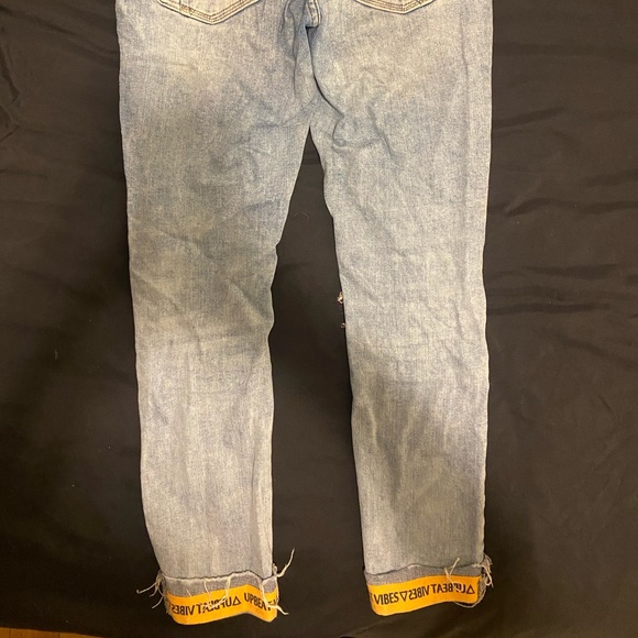 Zara Distressed Jeans - Picture 4 of 8